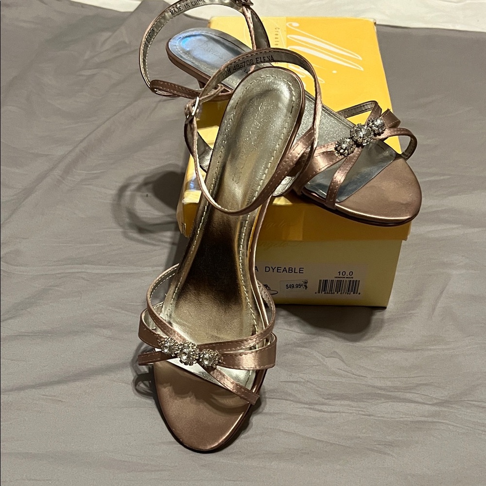 Michelangelo from David’s bridal size 10, Elena kitten, heel sandal worn once.